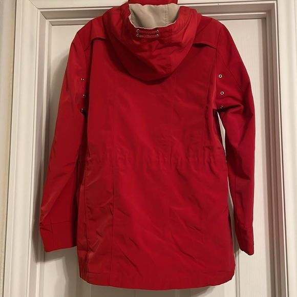 Red Jacket - Picture 3 of 5
